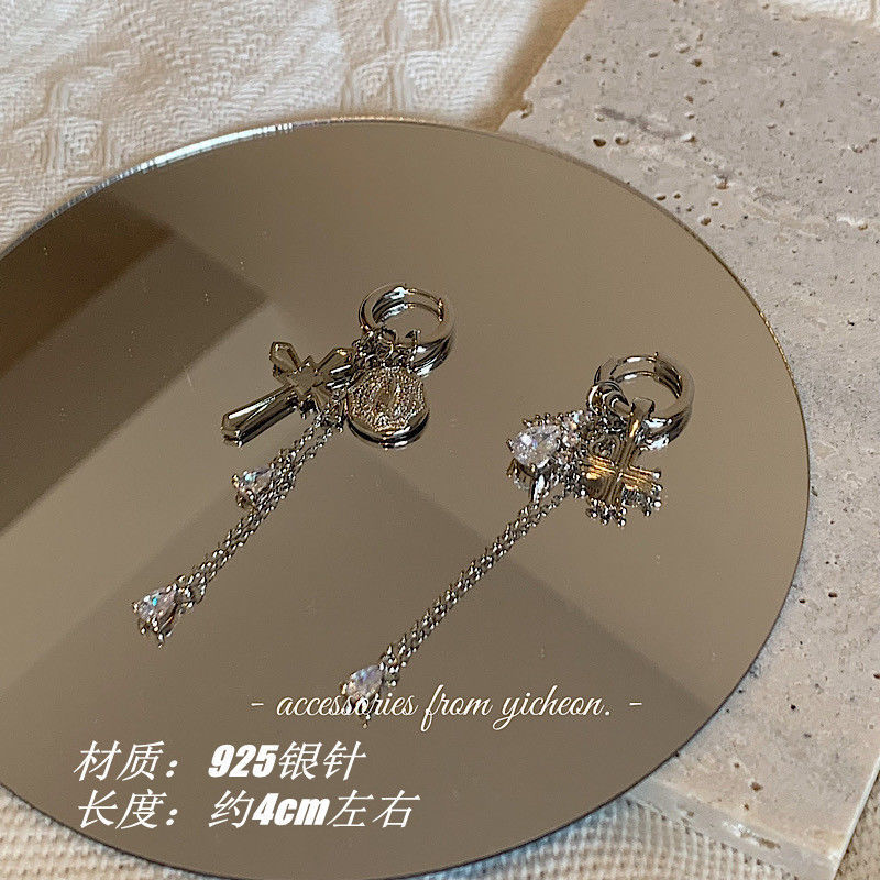 十字架吊坠耳环女不对称设计锆石流苏金属银针圆环耳扣个性耳饰详情1