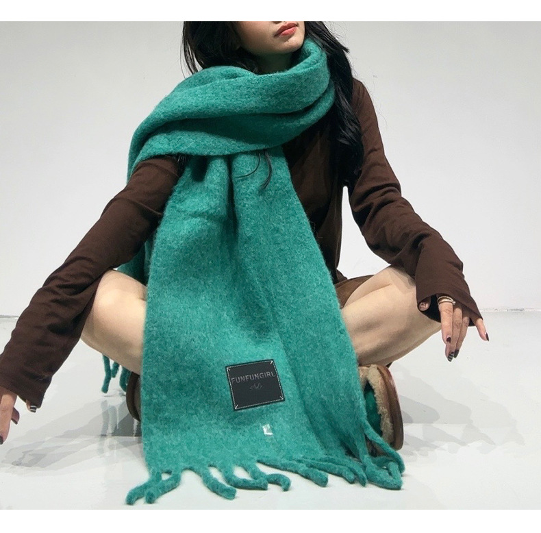 Autumn and winter Ankela Red Wool Scarf for women, new solid color thickened warm scarf, high-end, simple and versatile shawl pic 21