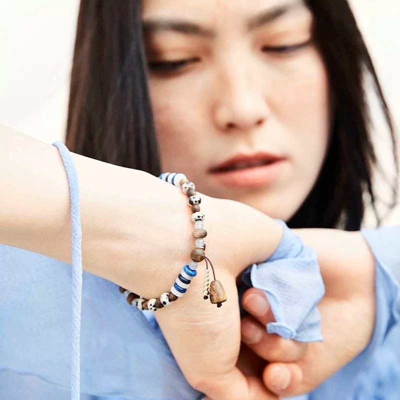 子XI家回声木珠手链新中式简约大气董洁同款度假风蓝白色串珠手链详情11