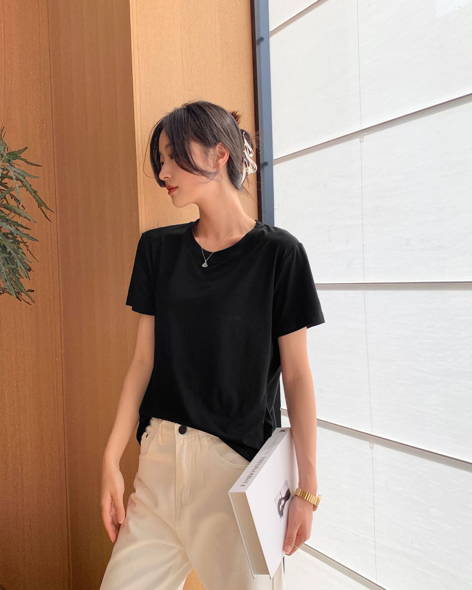 白色t恤女短袖夏季2024新款宽松薄款打底衫内搭纯色显瘦v领上衣详情16
