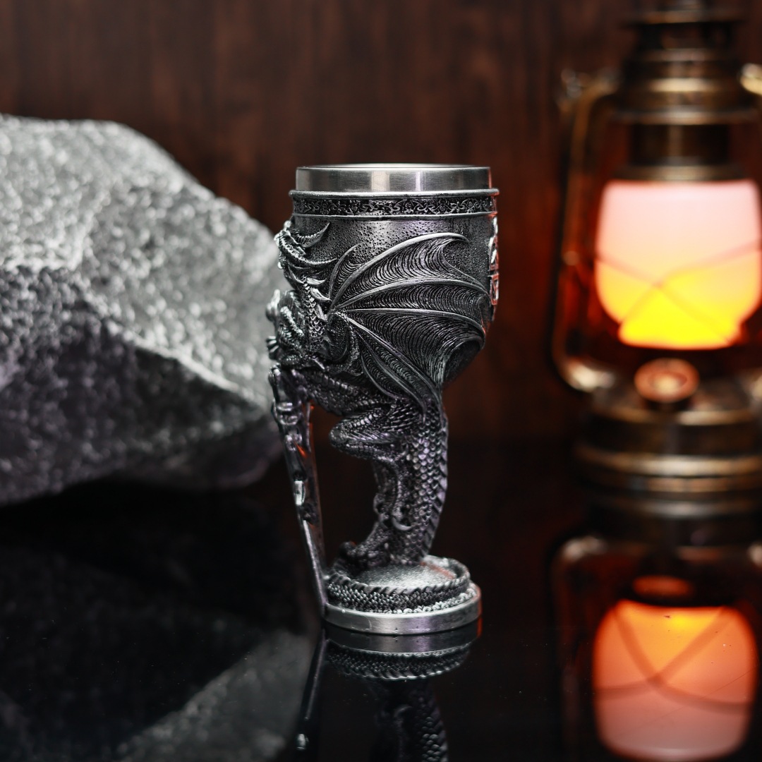 Niche high-appearation-level red wine glasses, European retro wine glasses, 3D dragon statue cocktail glasses pic 8