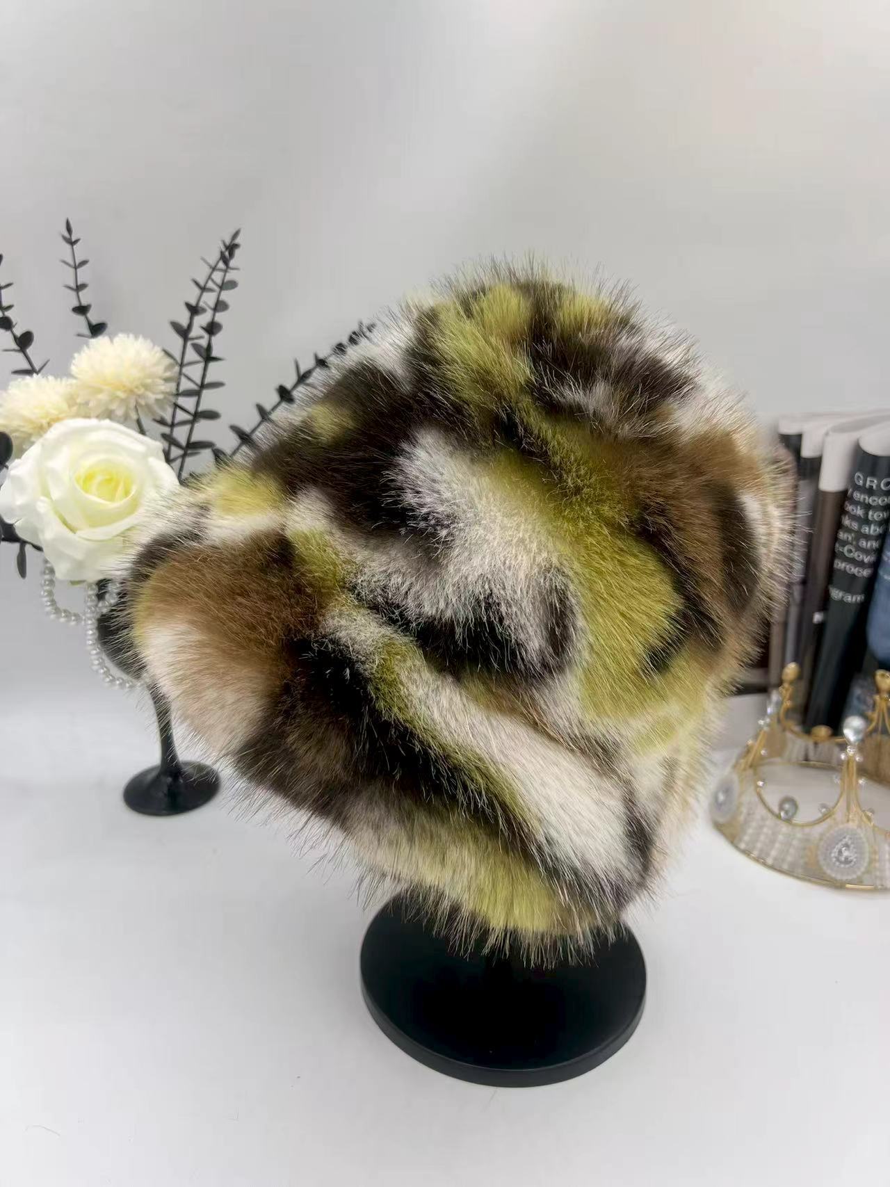 韩版毛茸茸帽子女新款时尚加厚保暖水桶帽仿貂毛显脸小毛绒帽公仔抱枕详情2