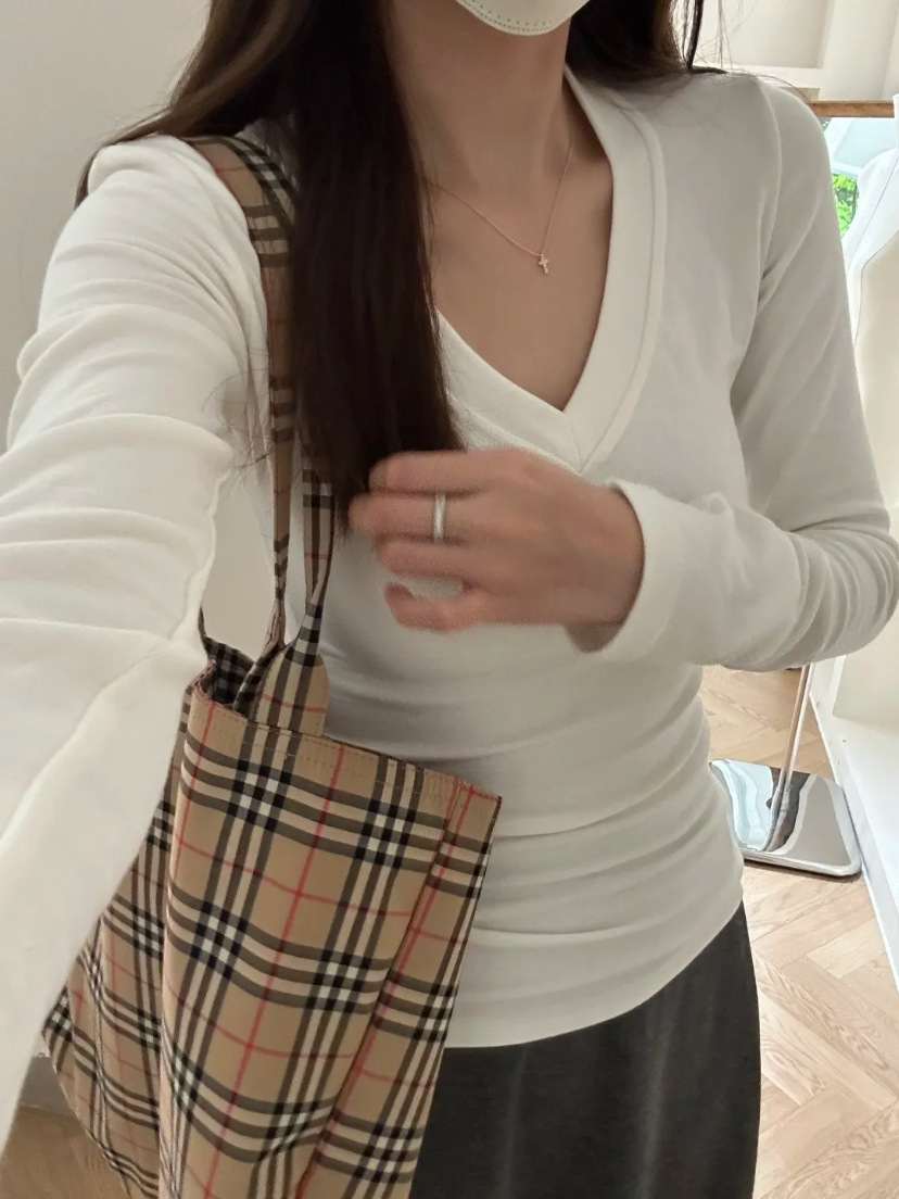 美式V领德绒辣妹T恤长袖上衣2025秋冬新款正肩修身保暖内搭打底衫详情5