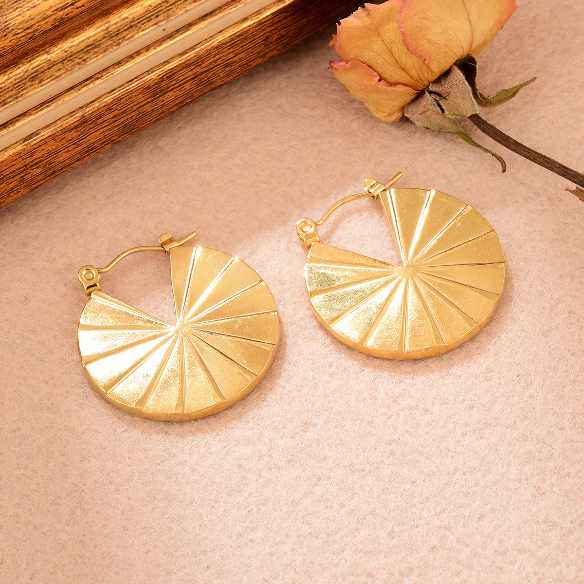 时尚复古简约大气不锈钢小众个性不锈钢纹理时尚扭纹U型耳环批发详情33