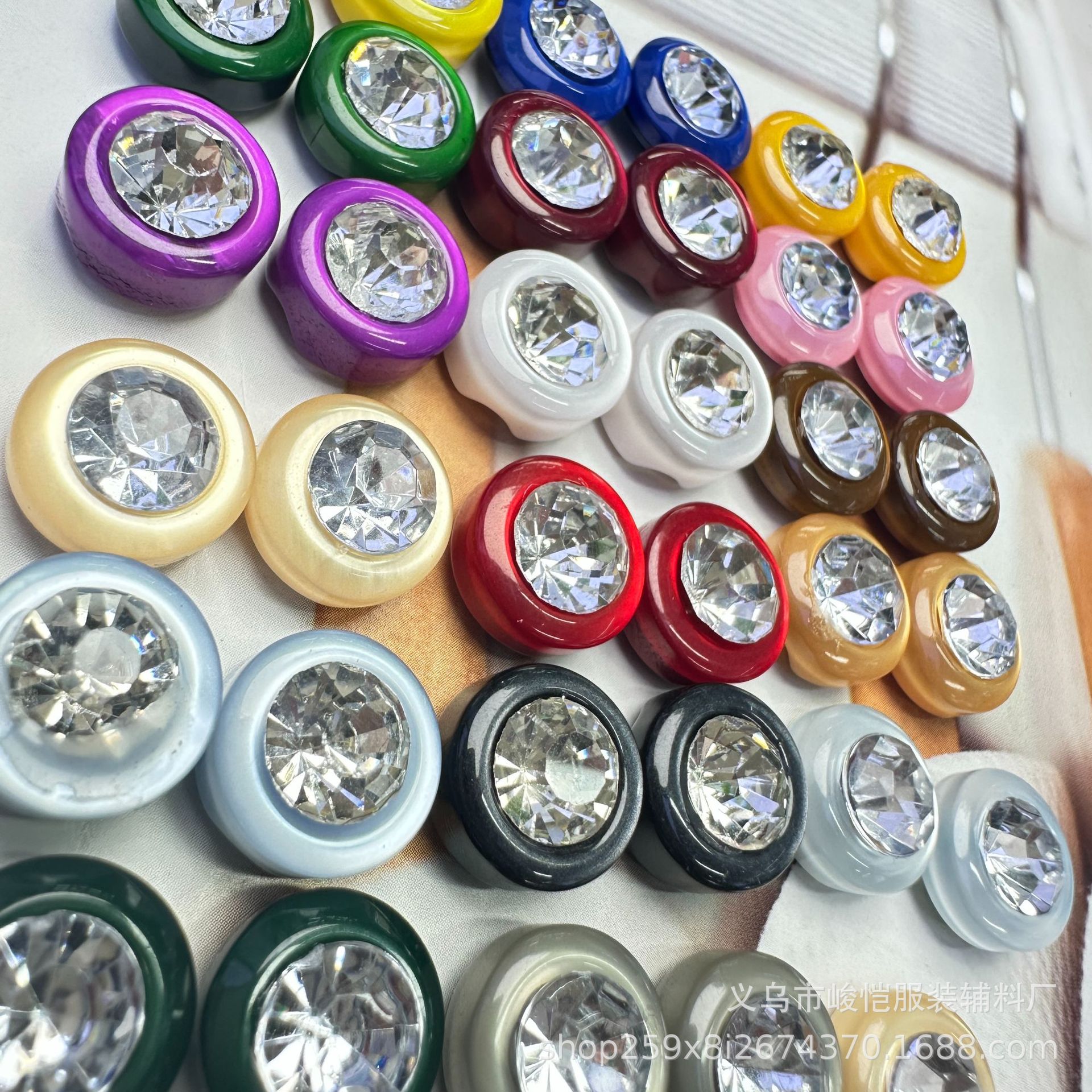 新款简约小香风三色圆形金属钻扣毛衣大衣毛呢皮草马甲西装外套扣详情25