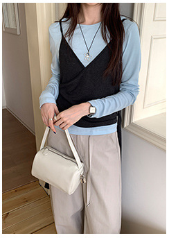 Retro striped long-sleeved knitted sweater for women in autumn 2025, a new Korean-style design with a versatile round neck casual top pic 5