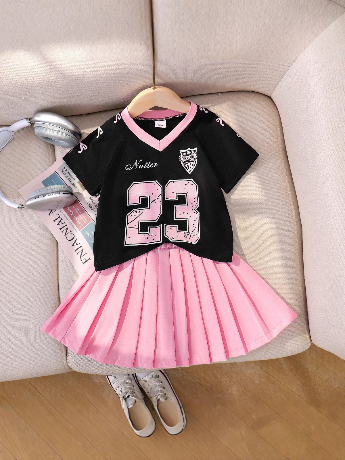 Europa y Estados Unidos cross border niña traje verano nuevo letras estampado cuello V camiseta color sólido princesa falda corta dos piezas estilo colegial pic 3