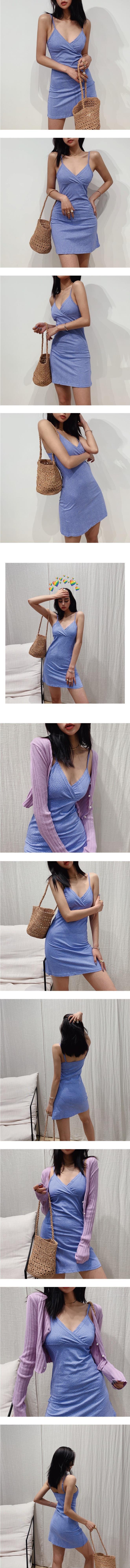 复制_欧美纯欲复古印花v领吊带连衣裙女夏202.jpg