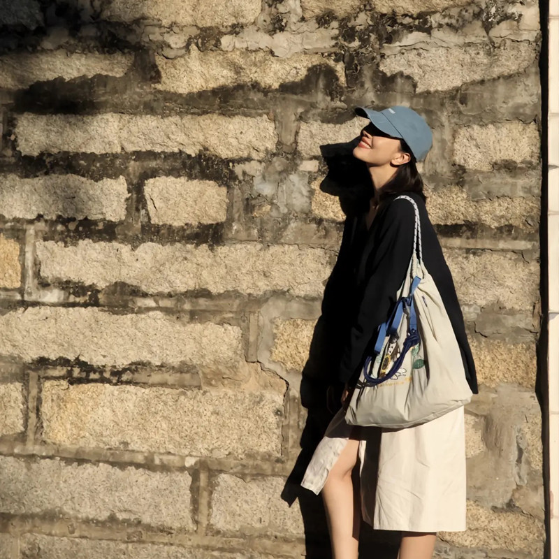 The same style of popular tote bag for the Year of the Rabbit, embroidered shopping bag, hand-held crossbody single-shoulder bag, nylon waterproof, lightweight and large capacity pic 7