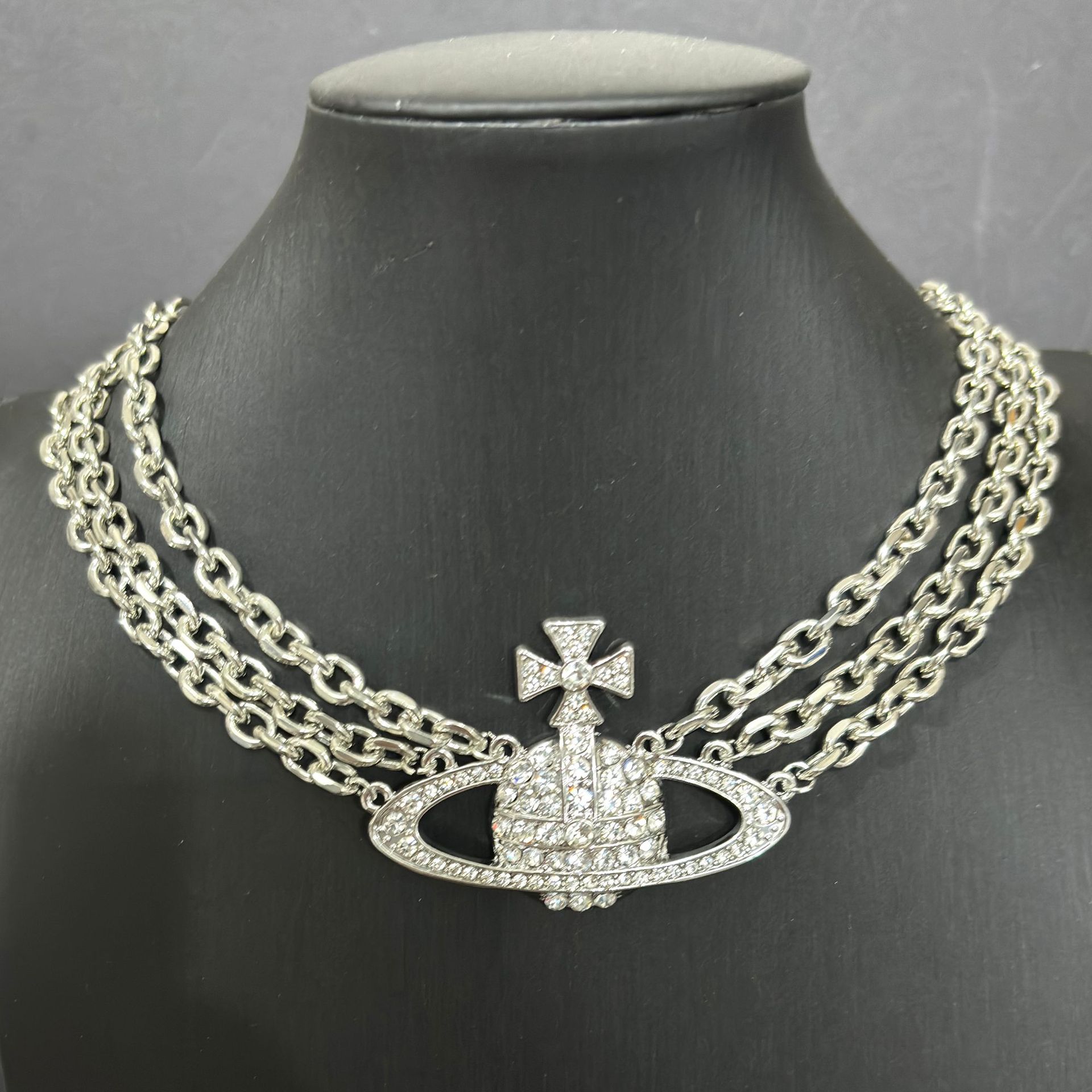 跨境爆款时尚复古三层亚克力珍珠满钻大土星项链夸张锁骨链颈链潮详情5