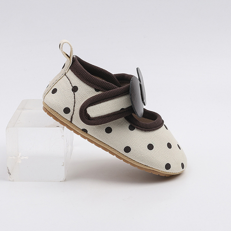 春季新款一岁女宝宝公主鞋软底6-12月婴儿透气舒适婴幼儿学步鞋详情11