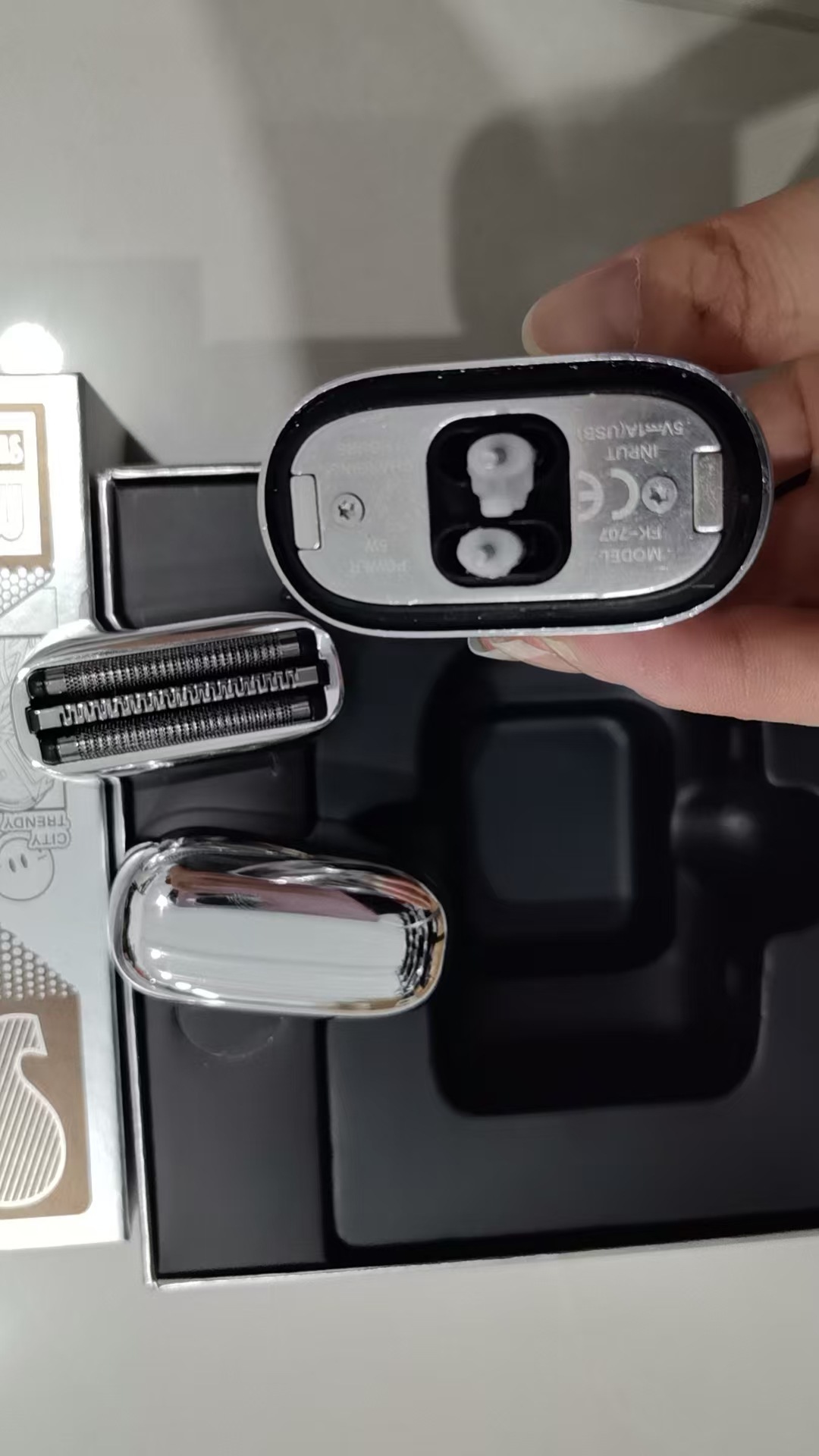 Electric shaver Type-C rechargeable reciprocating 3-head razor Portable household mini beard knife wholesale pic 21