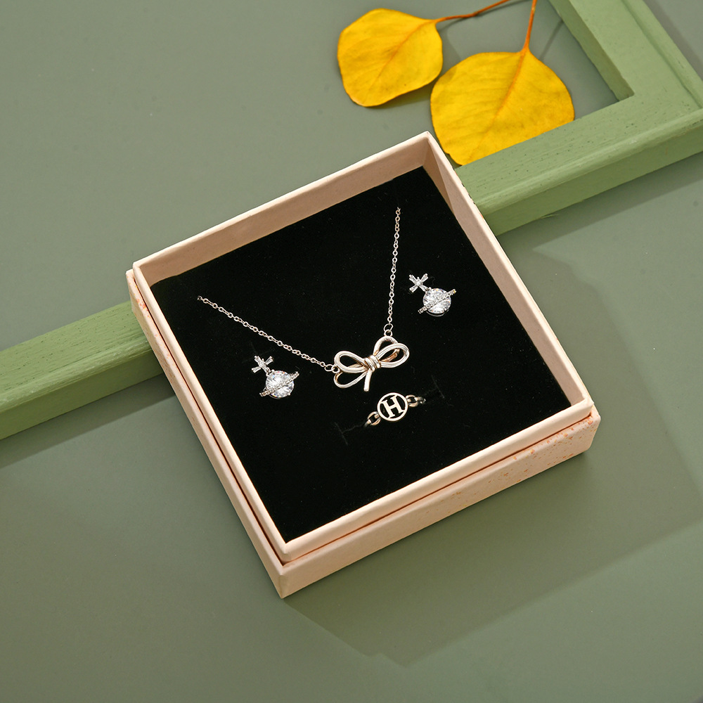 Customized processing of Meihe jewelry packaging boxes, stud earrings, necklaces, jewelry boxes, and retro creative Feihe handbags pic 14