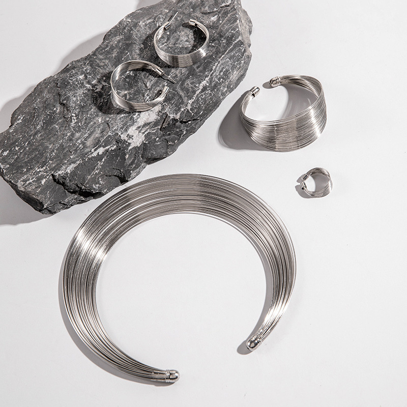 亚马逊跨境个性多层铁弹性蛇骨麻花项圈手链朋克风夸张首饰套装女详情21