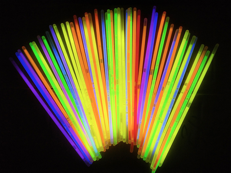 八色混荧光棒摆地摊儿童网红发光玩具批发货源发光棒厂家直销热卖详情15