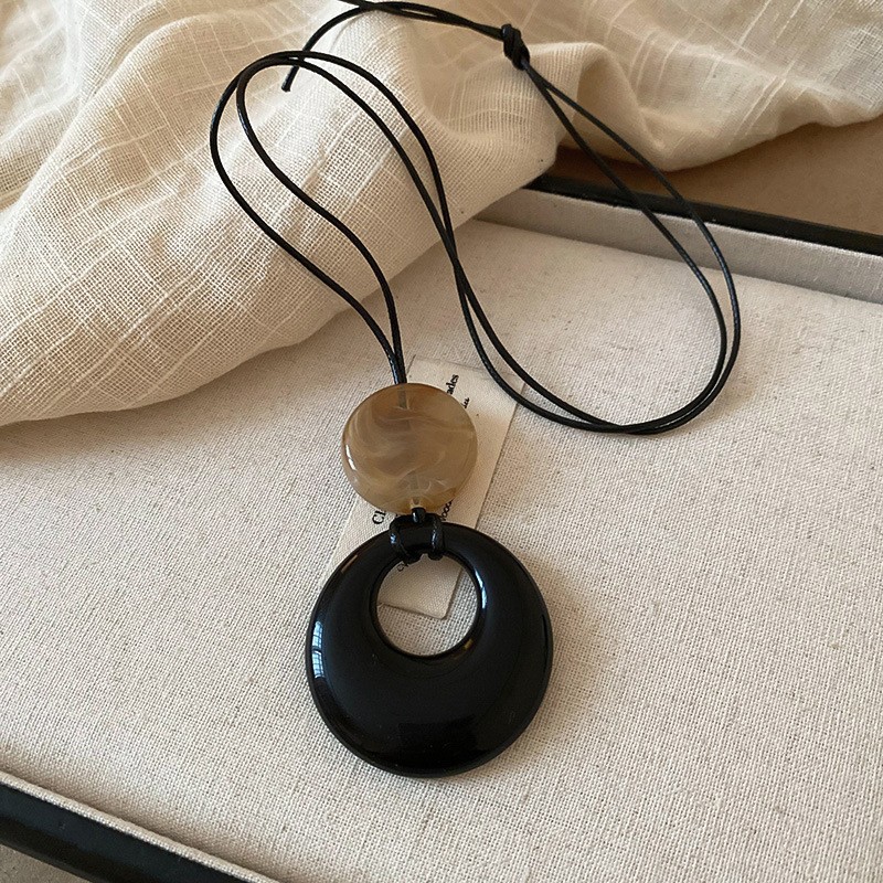 Maillard retro necklace for women, a new and niche Korean-style sweater chain, a fashionable autumn and winter versatile and high-end necklace for wholesale pic 11