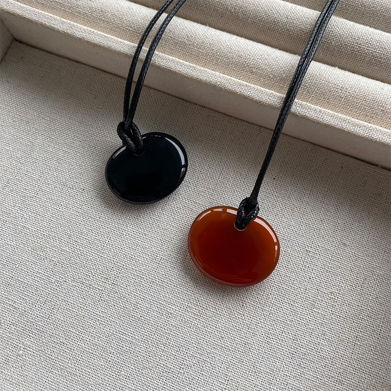 天然红玛瑙扁圆片金色耳扣时髦高级节日氛围简约小众设计轻奢项链详情4