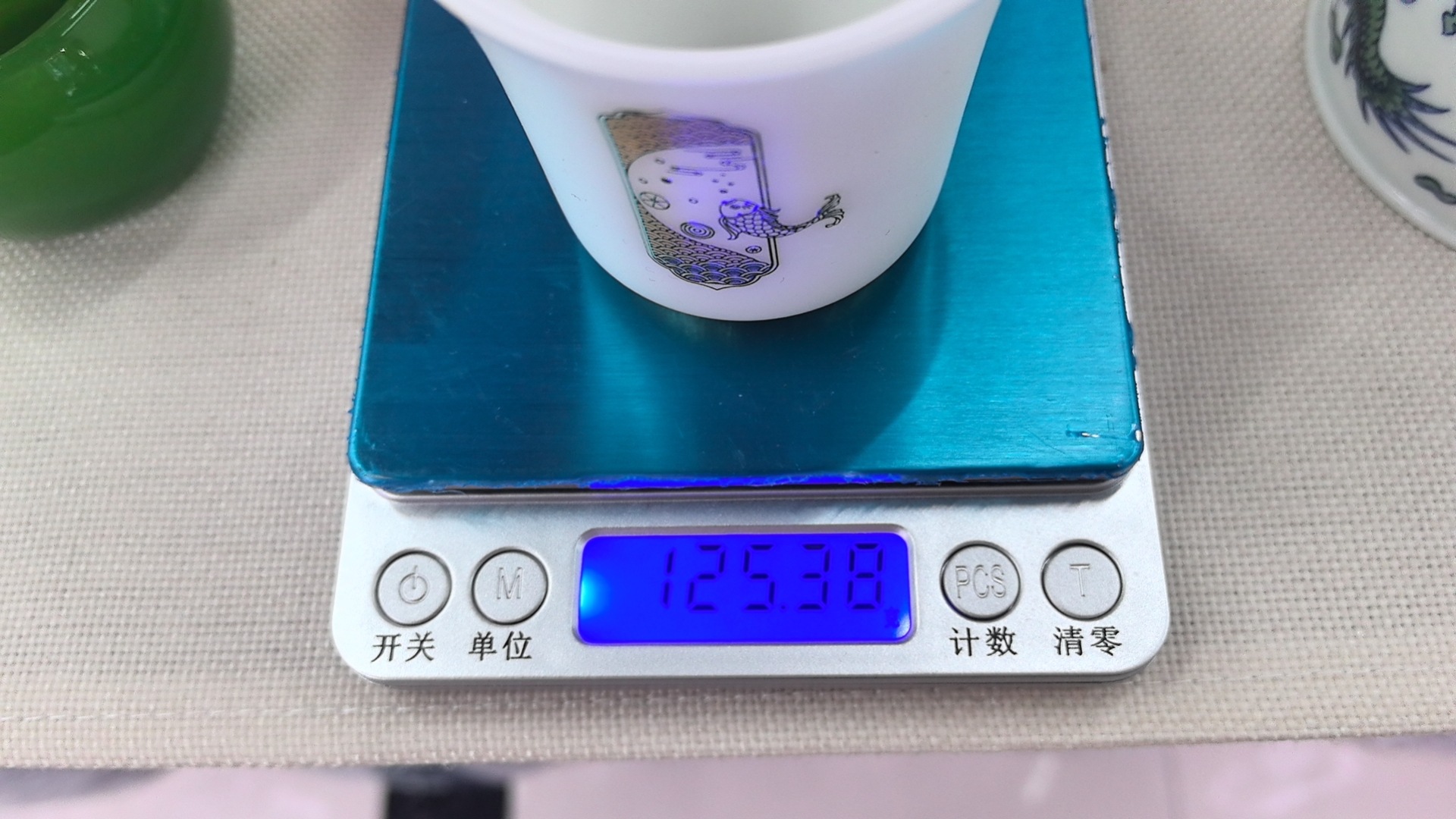 Jingdezhen sheep Fat Jade Ice type Master Cup, single cup, high-end hand-painted and gold-plated tea-tasting cup, Chinese ceramic tea cup pic 11