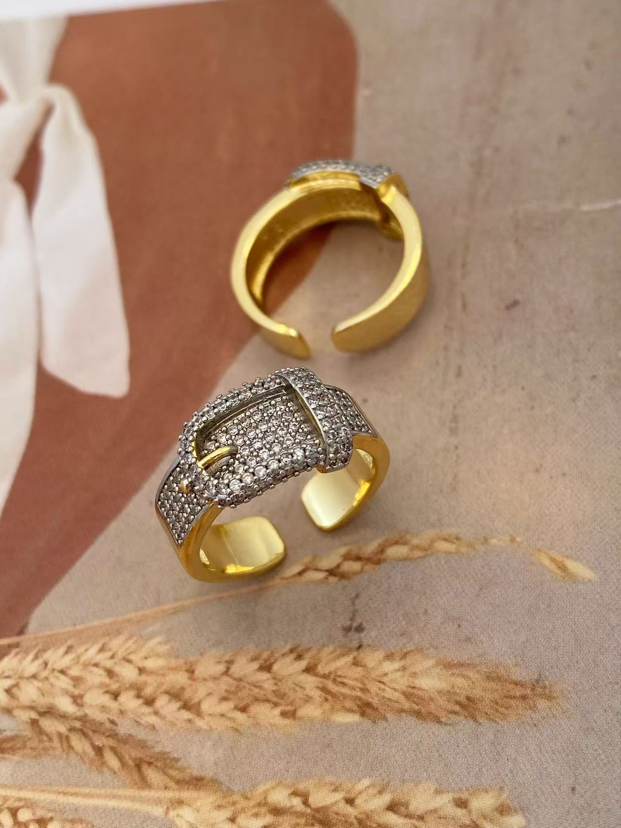 Hiphop时尚简约个性腰带锆石手镯欧美潮朋克街头手饰厂家直销详情6