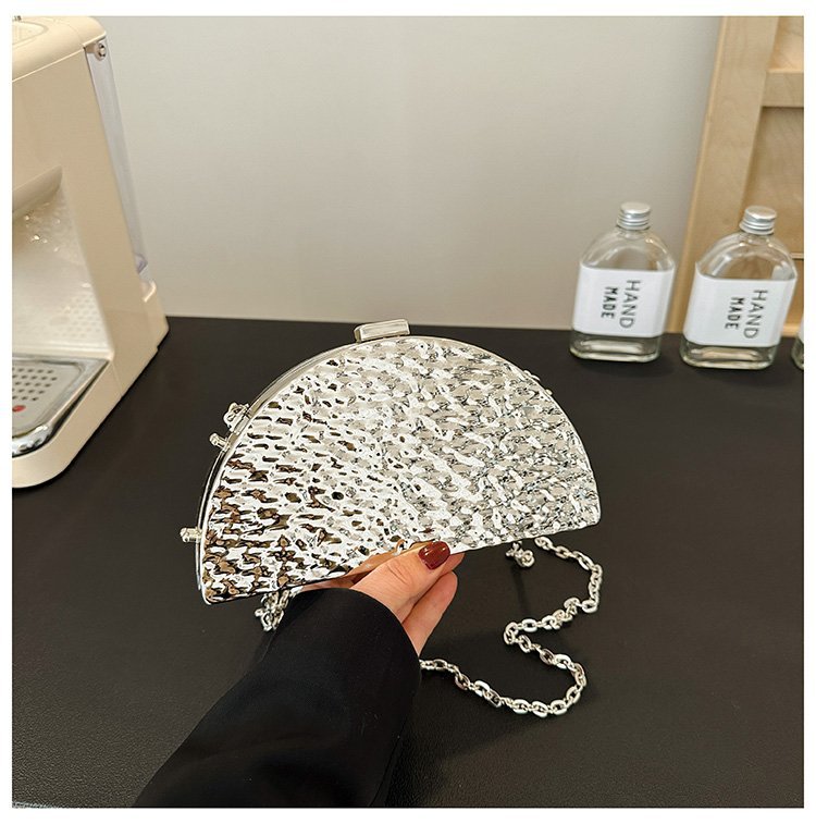 晚宴包金属2024夏季新款盒子女包链条单肩斜挎包褶皱跨镜女手机包详情33