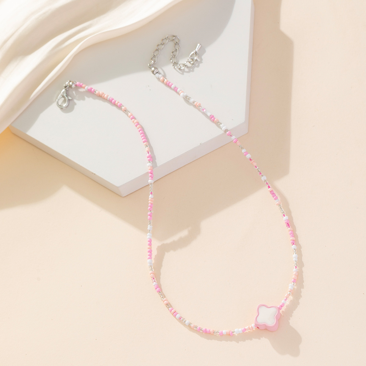 Colorful candy four-leaf flower rice bead beaded necklace, with a unique little Chanel style, sweet and elegant, high-end design, collarbone chain for women pic 6