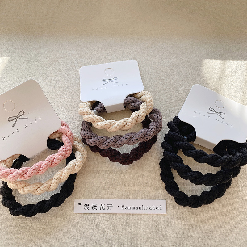 Three thick, durable and highly elastic rubber bands, adult hair ties, black hair ties and hair bands, simple leather cases for tying hair pic 3