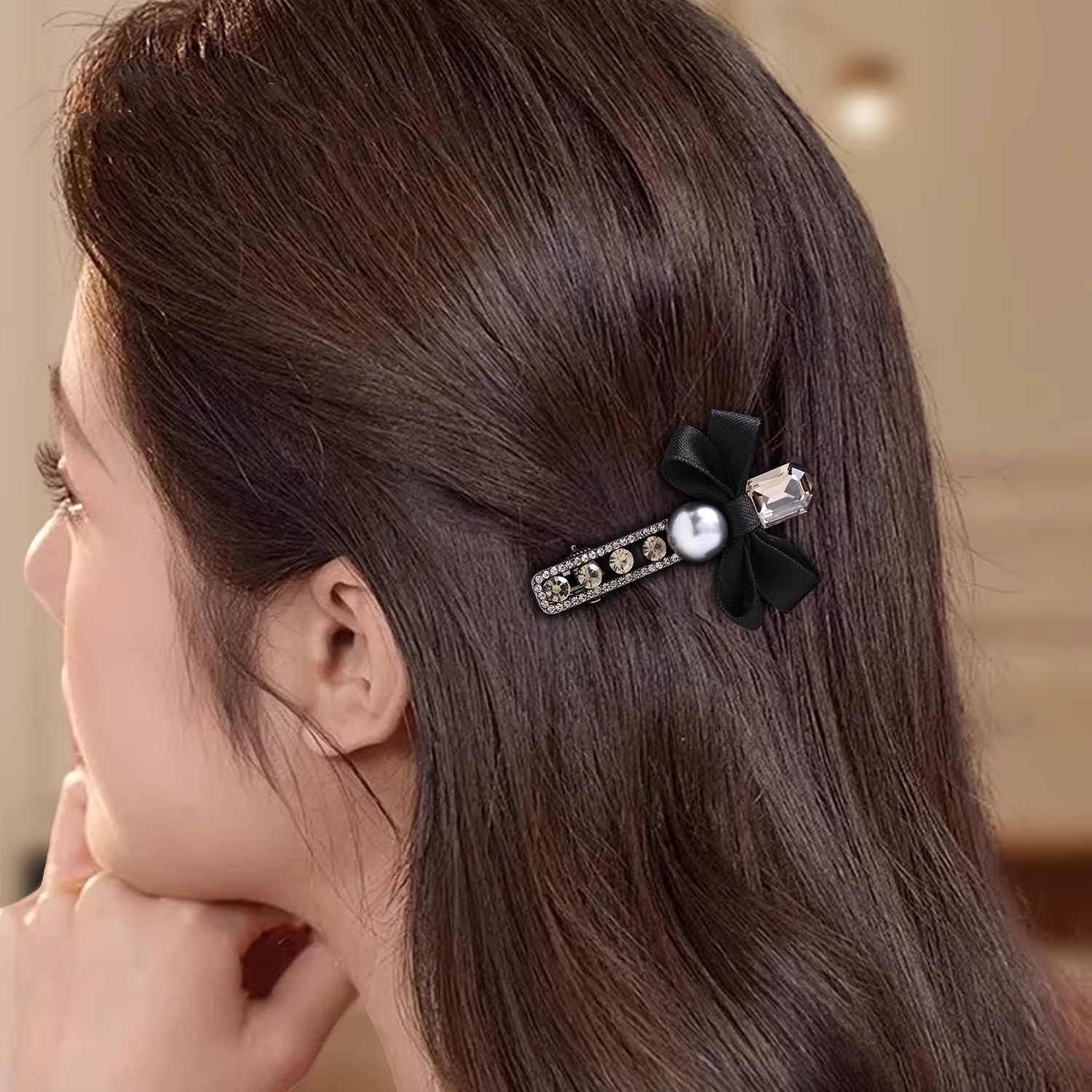 Sweet bow side clip, retro water diamond pearl elegant hair clip, niche light luxury bangs clip pic 6