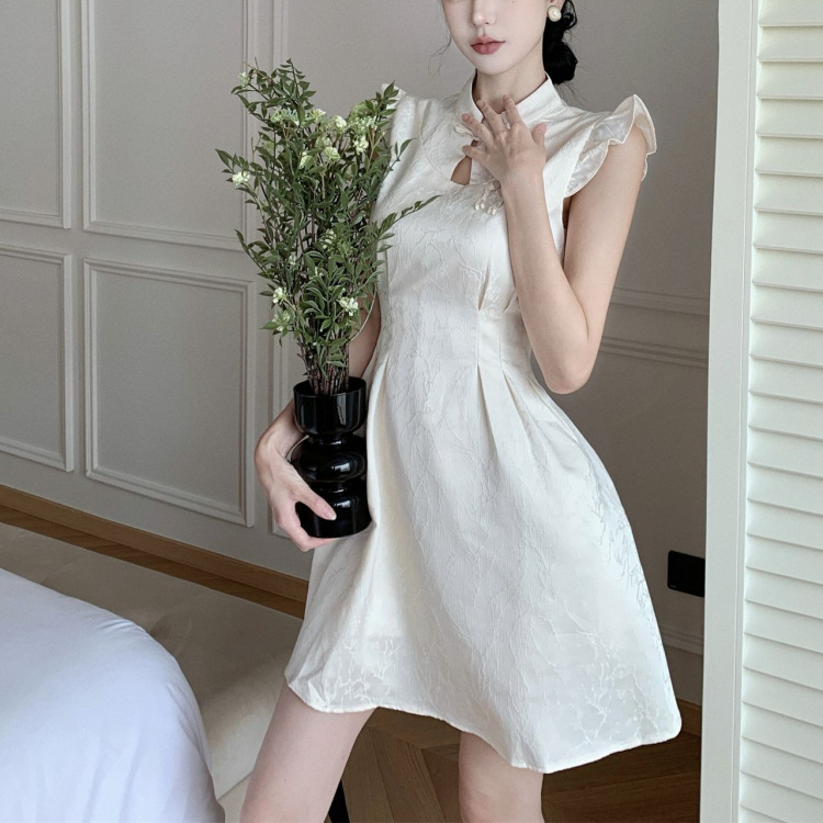 A new Chinese-style improved version of a high-end cheongsam dress and short skirt with a touch of elegance and charm pic 9