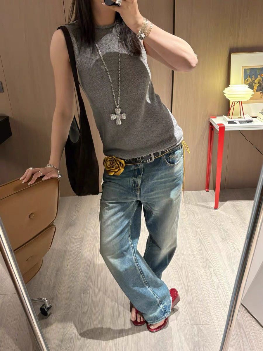 新款百搭多色亚麻棉感粗针织肌理颗粒半高领卷边毛织无袖背心5111详情12