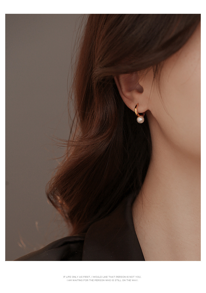 S925 silver needle ear studs are small, light and luxurious. They feature a niche design for women without ear holes, exuding a sense of high-end elegance. They are exquisite earrings pic 2