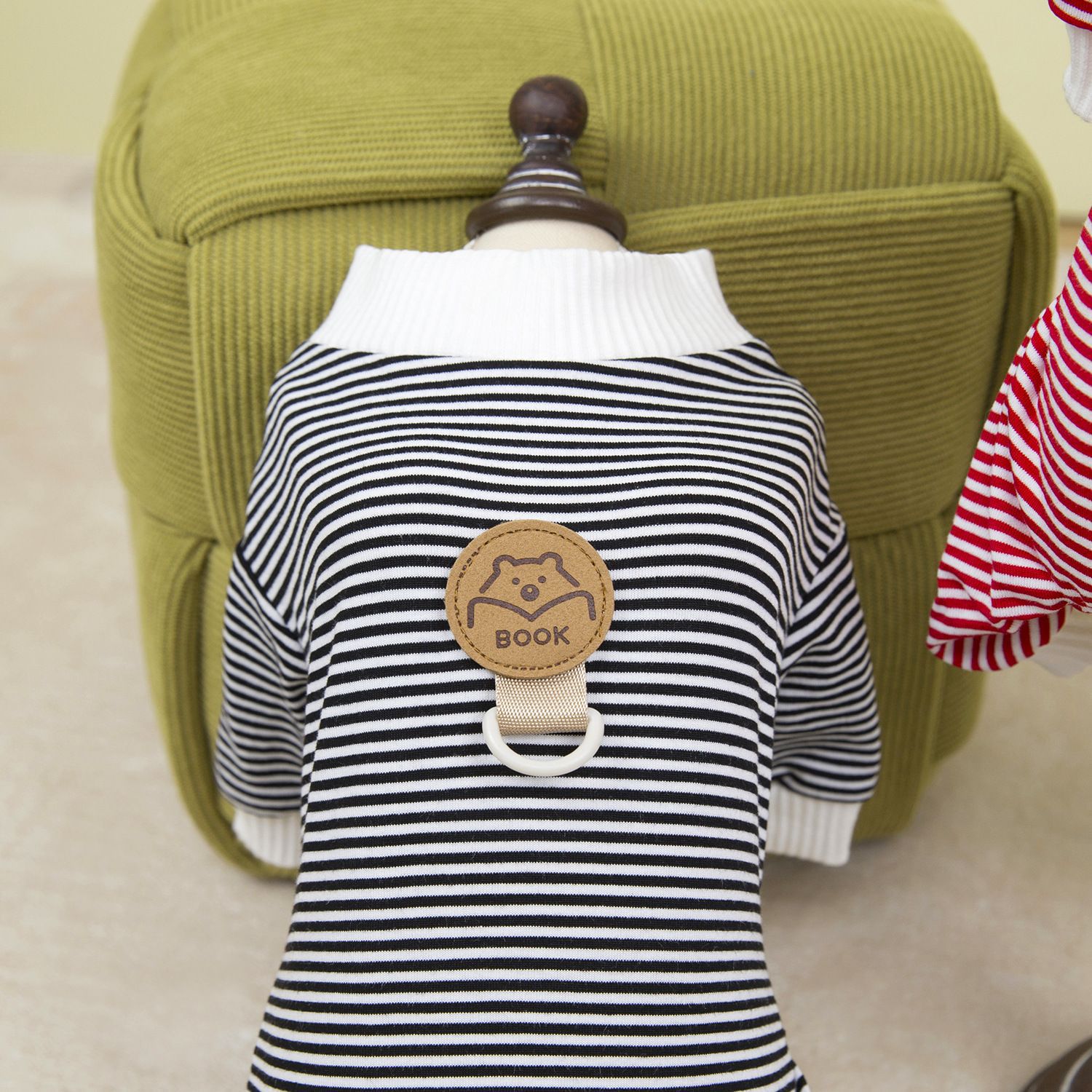 Pet clothes, Teddy dog clothes, pet clothing, cute and fashionable Korean version 25BOOK bear home wear pic 4