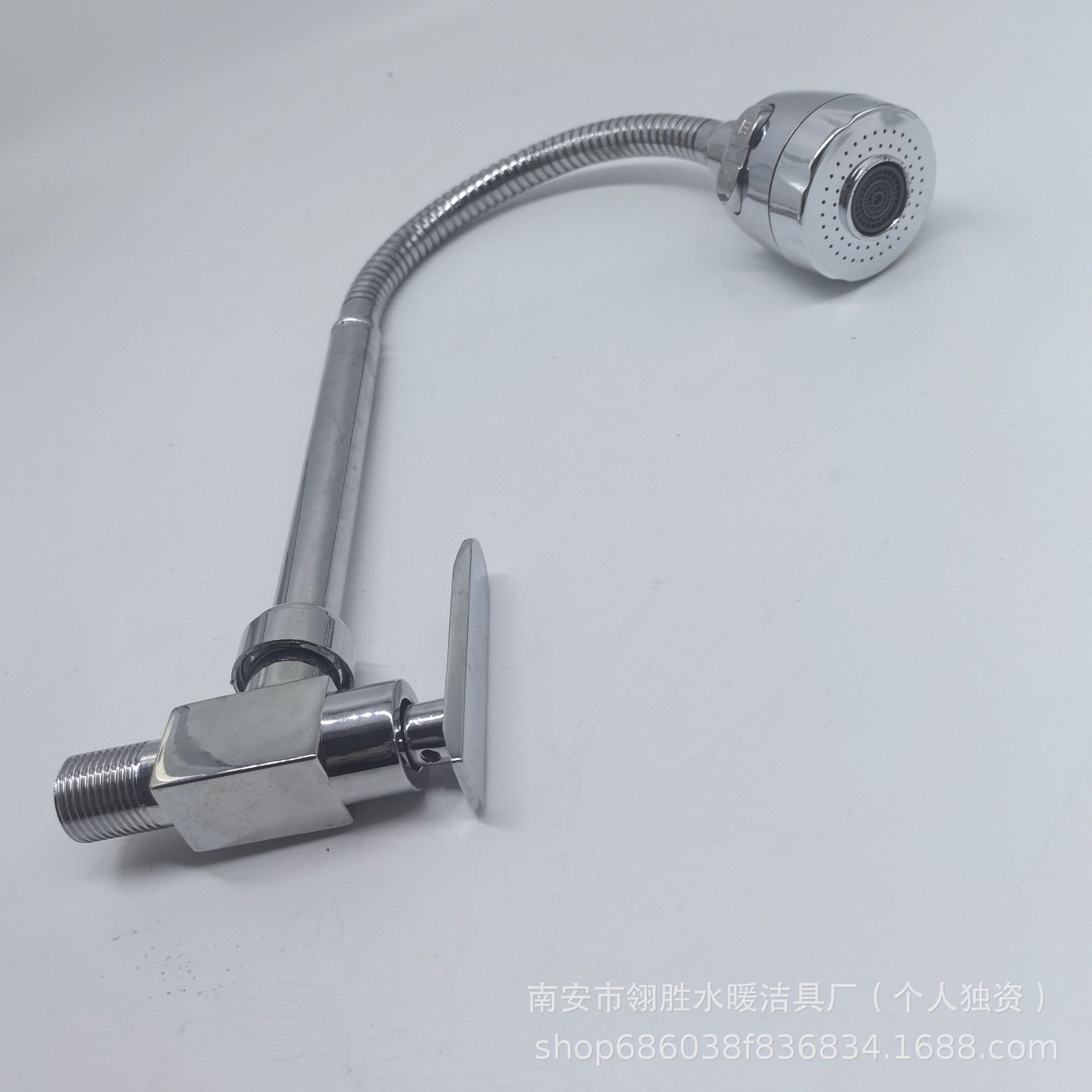 跨境款入墙万向单冷水龙头可旋转菜盆水槽单冷水龙头洗手池水龙头详情10