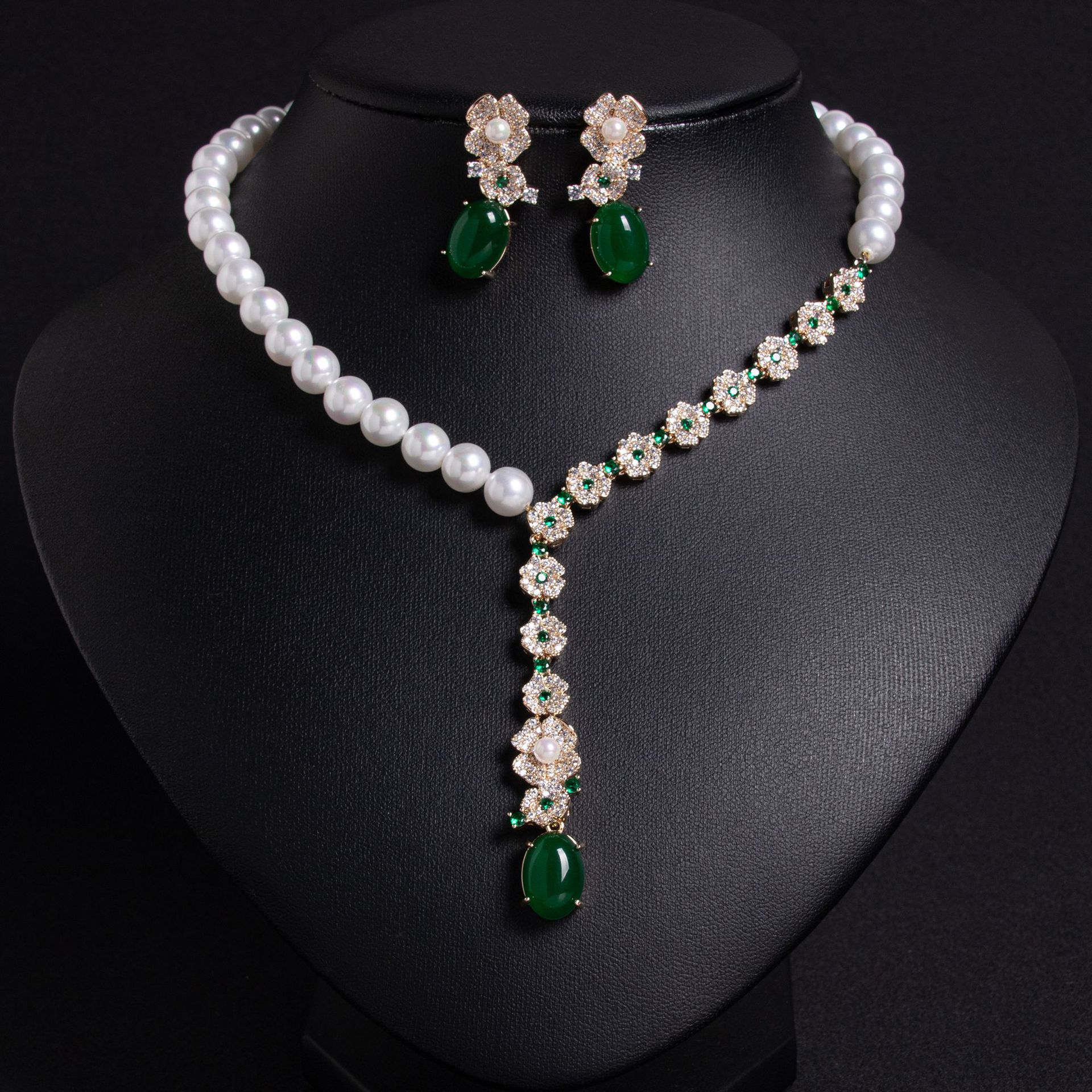 Liangya Liren Flower Pearl Necklace, artistic and retro petal Baroque pearl necklace, high-end dress accessory pic 3