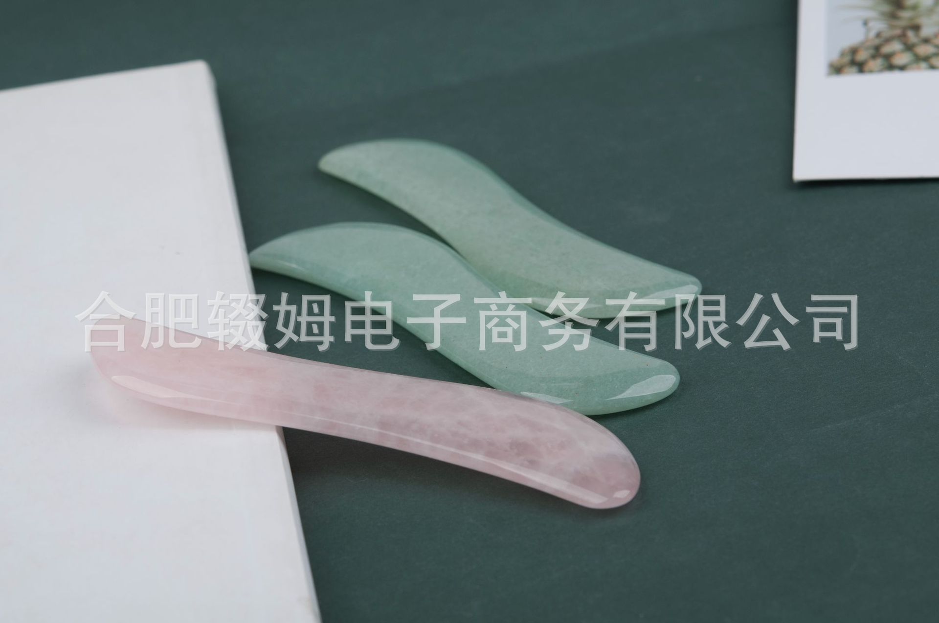 粉晶玉石厂家刮痧板粉水晶绿东陵面部脸部美容刮痧颈椎腿部全身详情4