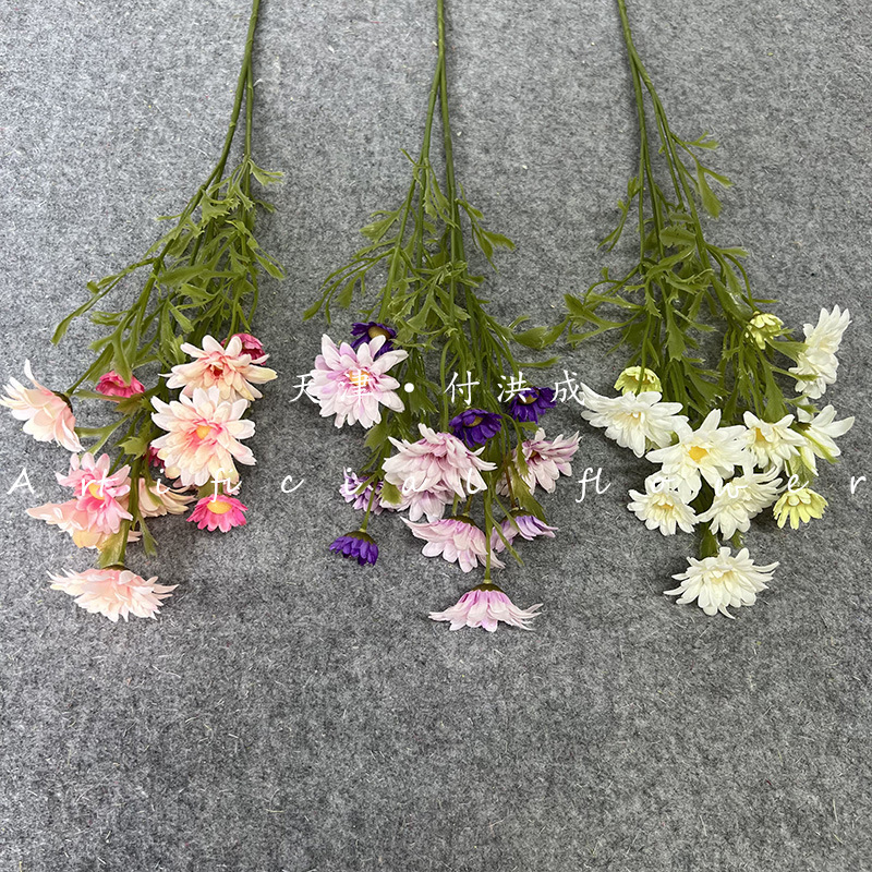 The carnation bouquet is a birthday gift for mom. The flower gift box is beautifully packaged pic 10