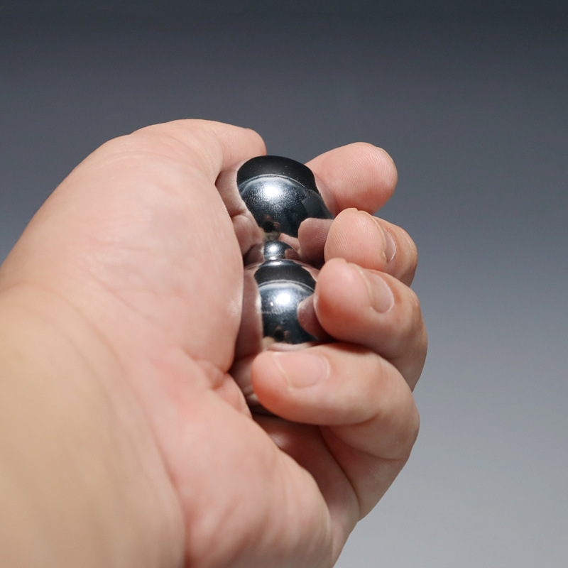 Bulk gift box of Baoding iron balls, chrome-plated solid hollow ringtone, hand-spun massage fitness balls for the elderly pic 4