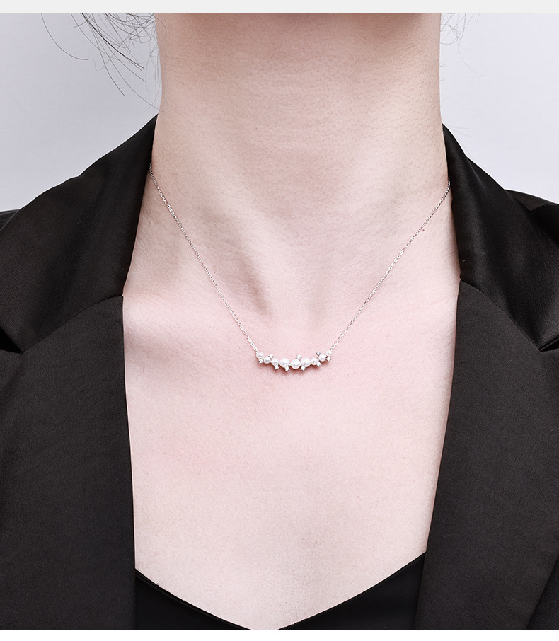 The White Moonlight natural freshwater pearl necklace exudes an elegant and sophisticated charm, is exquisite and versatile, and features an S925 sterling silver collarbone chain pic 3