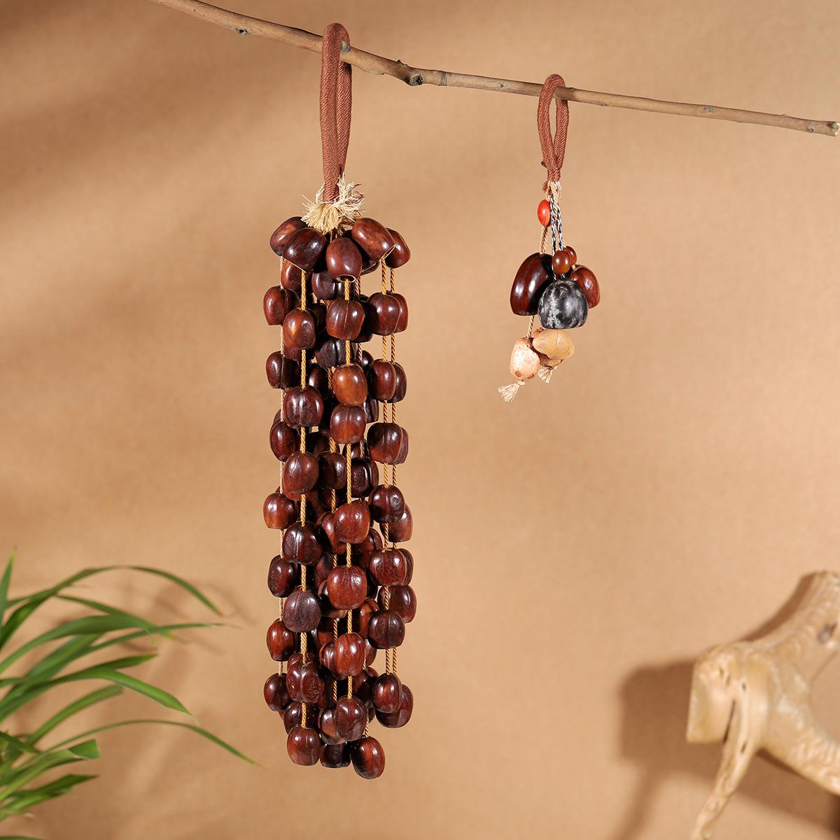 Simple and ancient fruit shell sound beam, natural plant hand-cranked wind chime, handcrafted fruit shell peace bean skewers, therapeutic bedroom decoration hanging ornaments pic 16