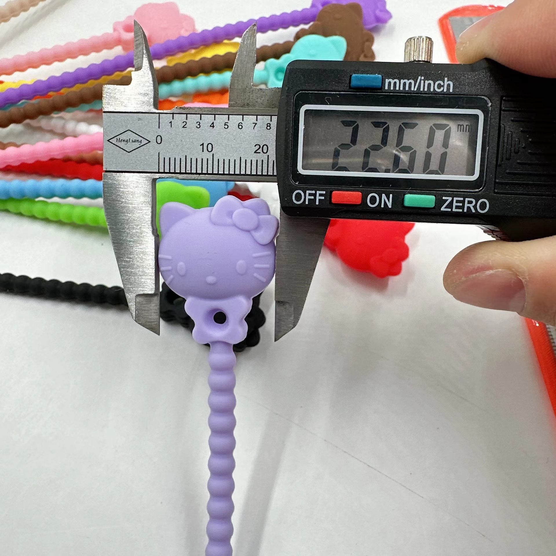 HelloKity卡通动物滴胶硅胶扎带 自然韩版彩虹绳带 手工diy饰品配件 沐浴用品搭配推荐详情7