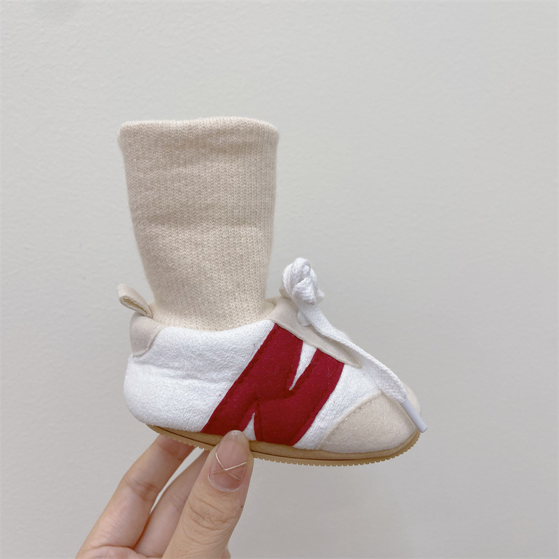 秋冬新生婴儿0-1岁男女宝宝软胶底鞋袜不掉跟保暖运动防滑学步鞋详情7