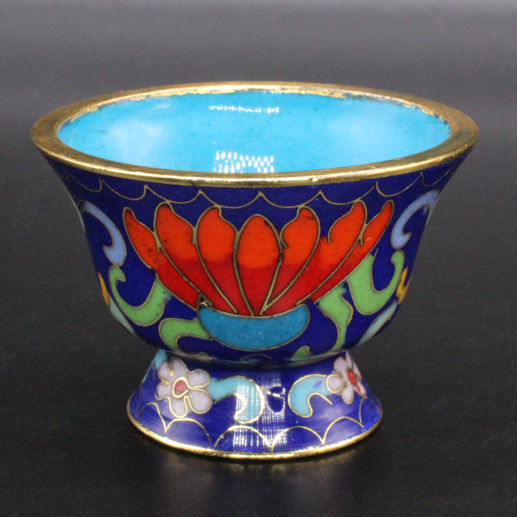 The cloisonne eight-treasure bowl is a traditional copper body, cloisonne enamel, polished, high-legged, eight-auspicious offering bowl and water bowl pic 3