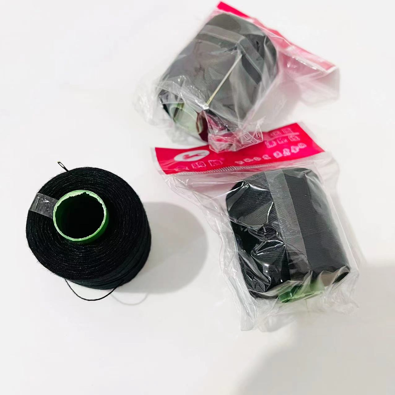 【 Zone 2-5 】 Black center thread 50/ pack 1000/ piece Household sewing thread Small roll Hand sewing thread for sewing clothes Hand thread Black small roll thread with needle 1 yuan supply pic 3