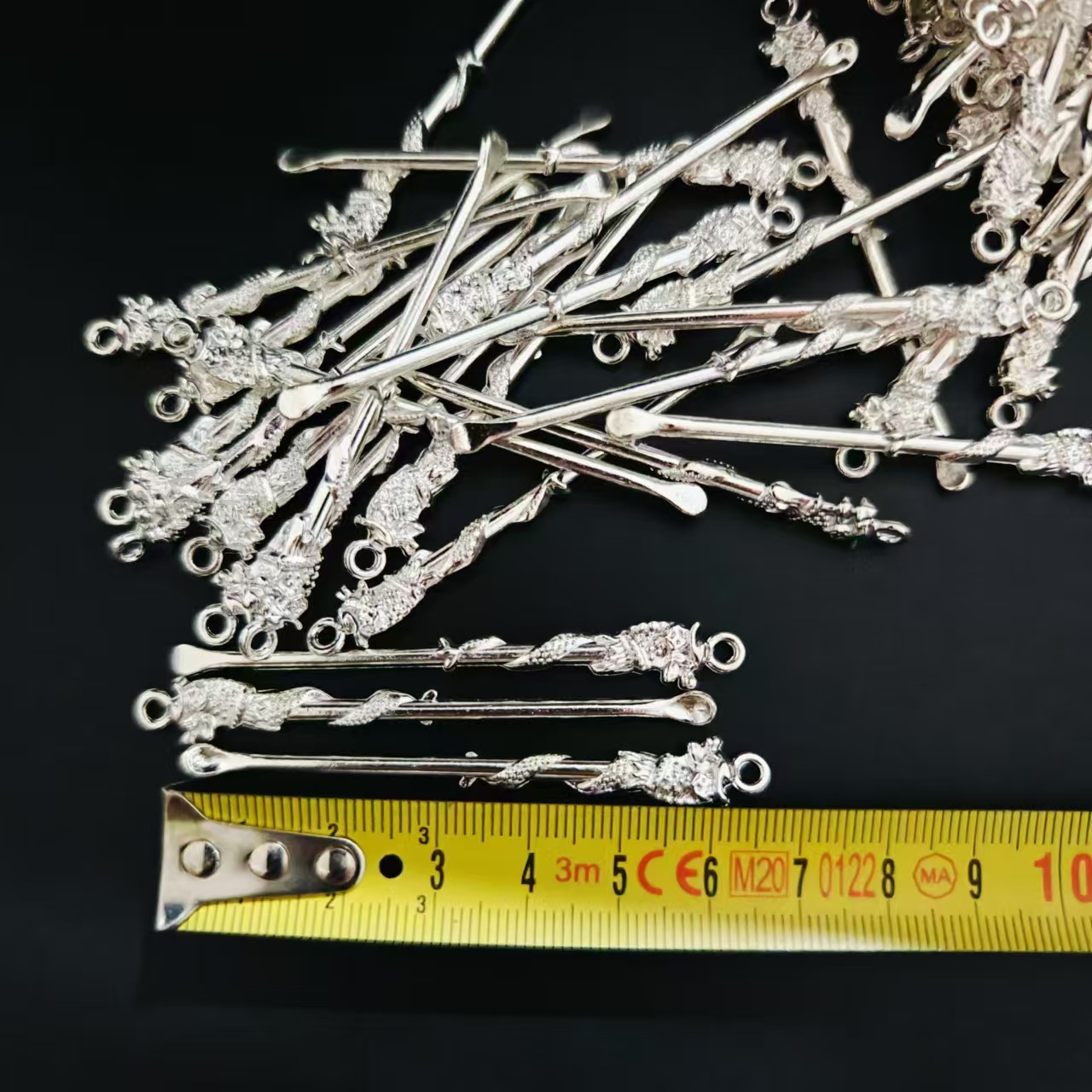 【 Zone 1-4 】 Silver coiled Dragon ear spoons 100/ box 8000/ box Silver coiled dragon ear spoons Classical ear picks Creative digging student ear spoons Adult tools 1 yuan wholesale supply pic 1