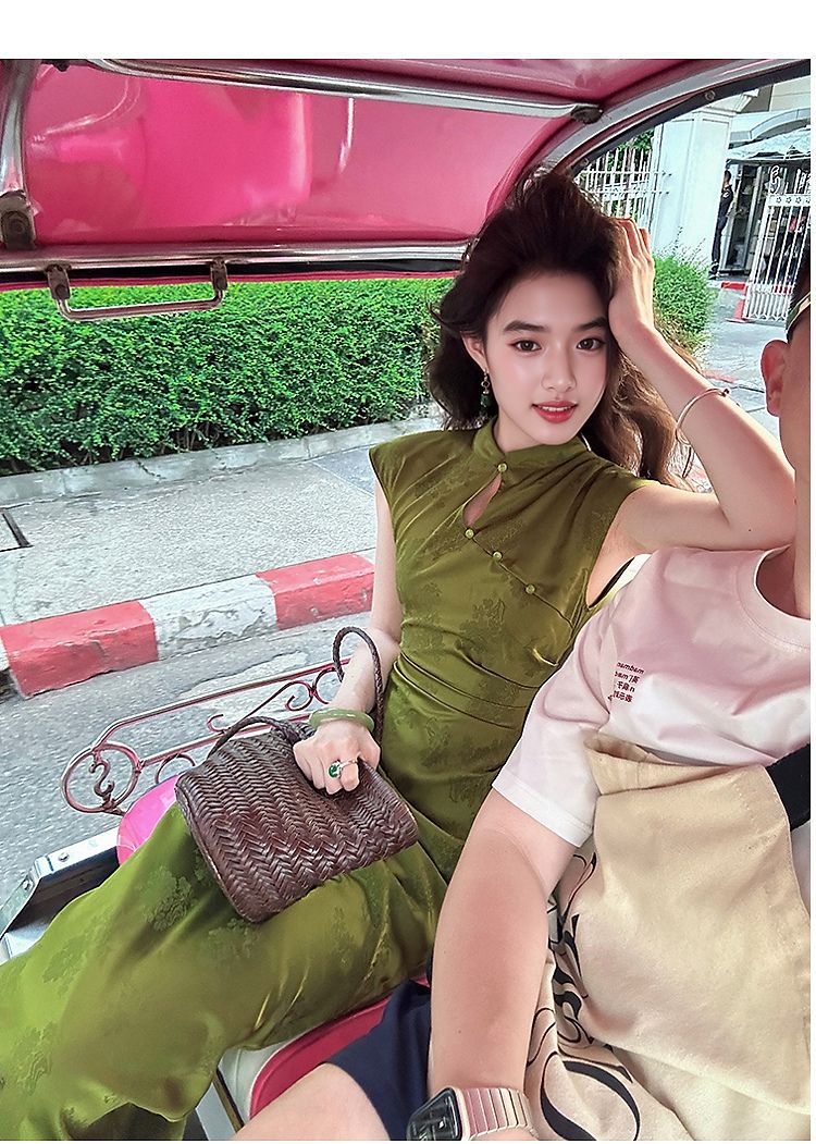 西遇新中式改良旗袍女2025年夏季新款提花水滴领修身无袖连衣裙详情11