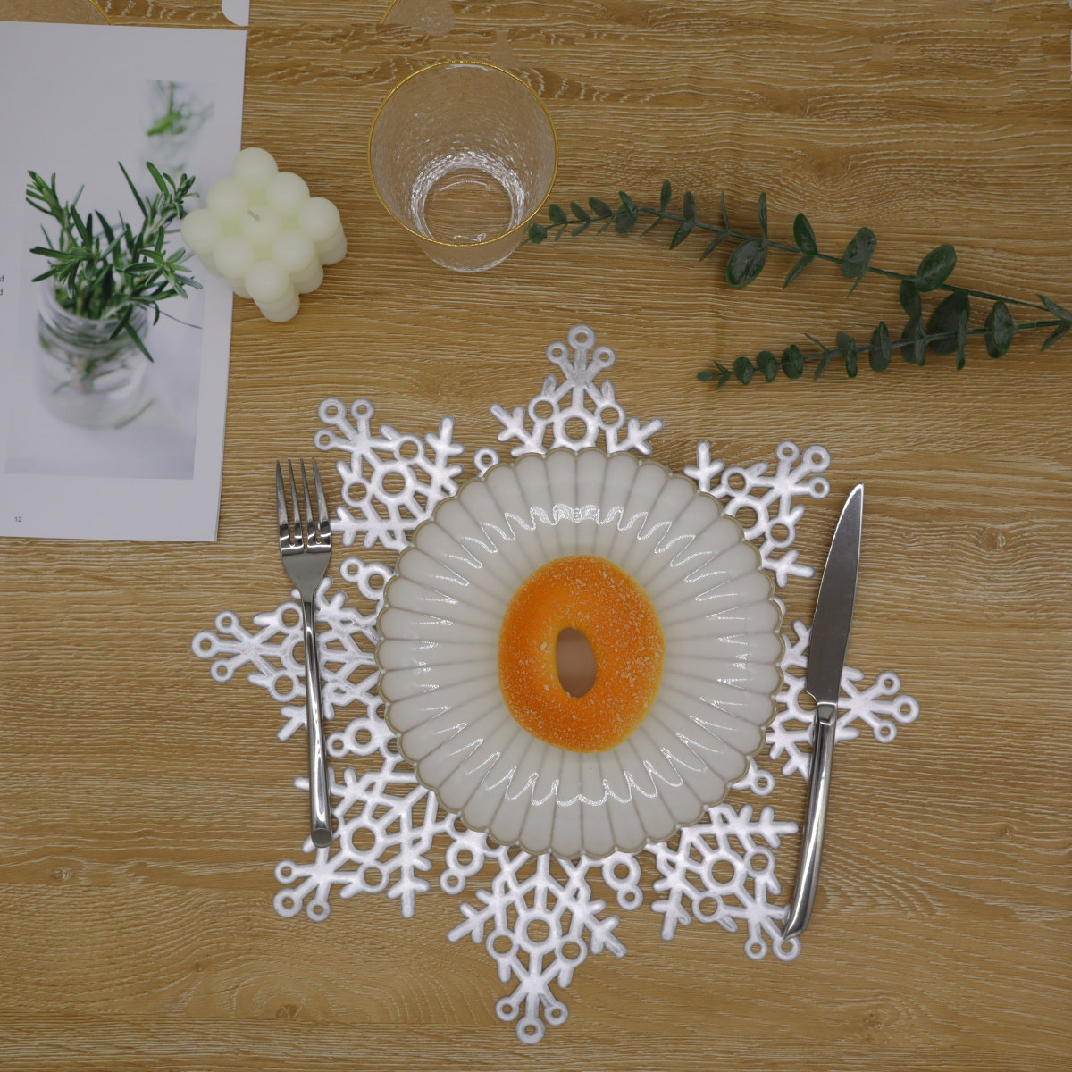 雪花PVC餐桌垫西餐垫隔热垫厨房垫子圣诞节主题烫金缕空餐桌垫详情3