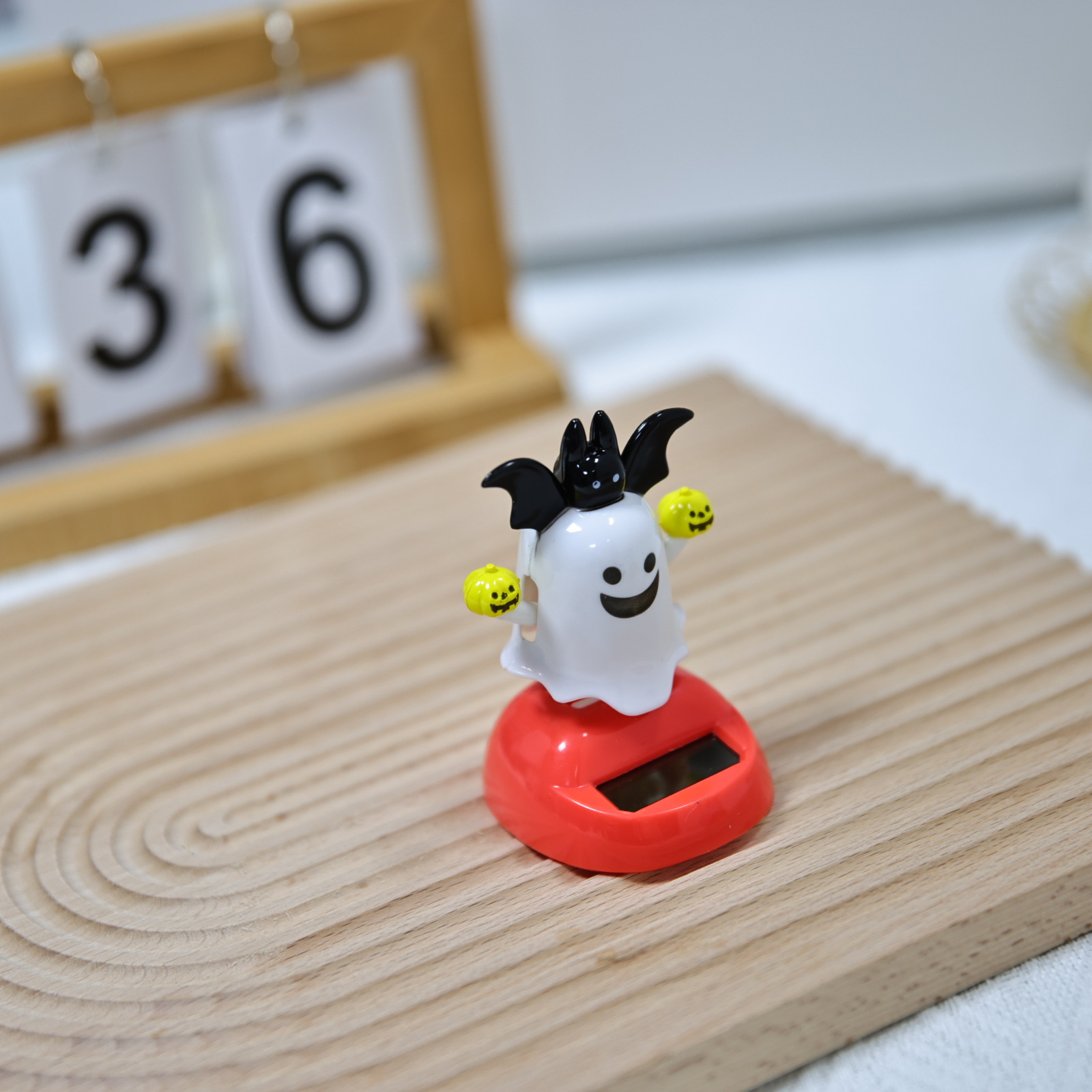 Factory direct sales of Halloween ghost car solar figurines, solar rocker, ghost Festival ghost figurines pic 7