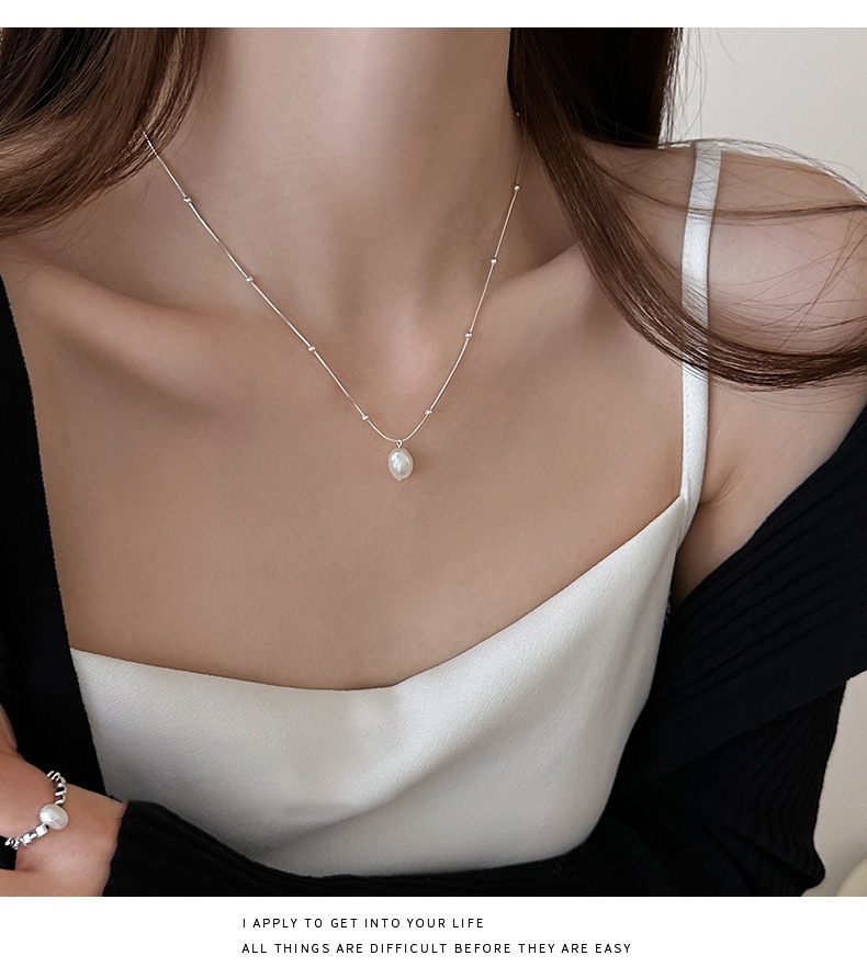 Titanium steel freshwater pearl pendant necklace, Korean style Instagram simple collarbone chain, non-fading, fashionable and versatile necklace pic 3