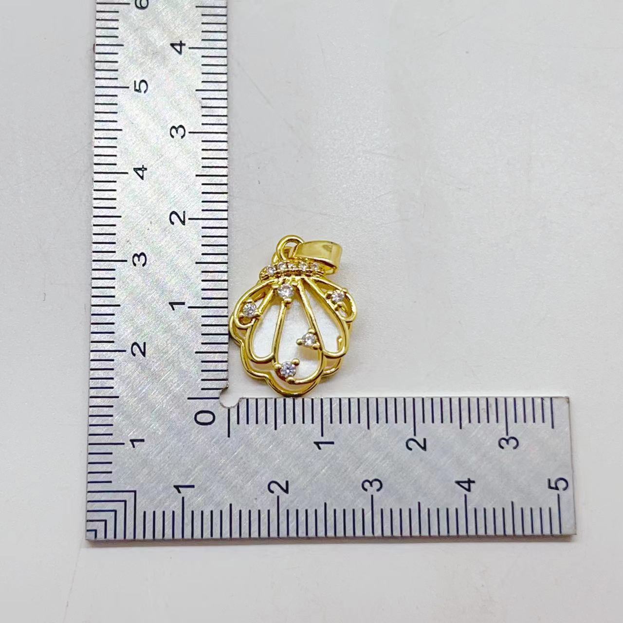 Copper-plated real gold, slightly inlaid zircon, Japanese and Korean pearl shell, shell light luxury and fashionable INS style pendant accessory pic 4
