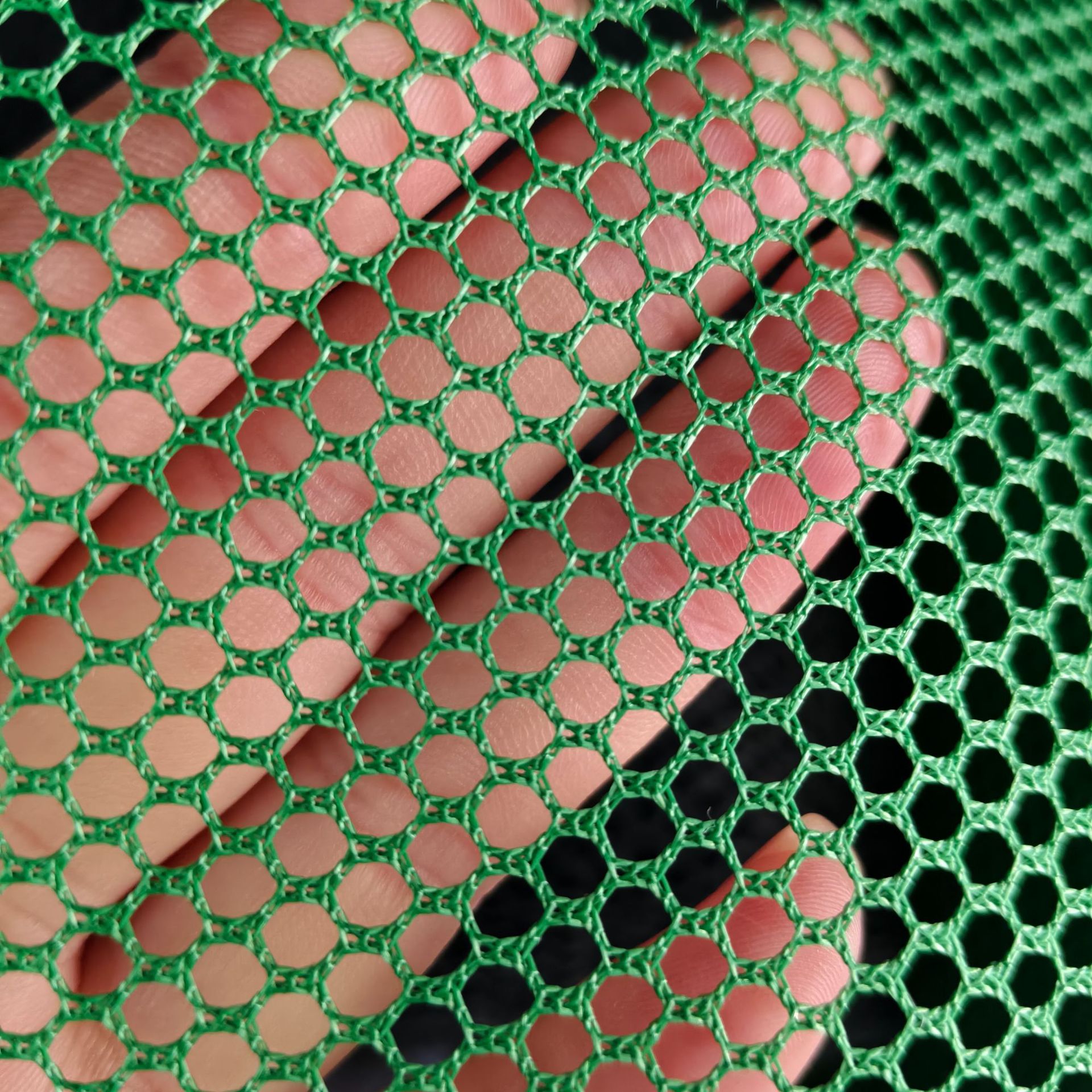 Tela de malla de poliéster tela de malla A013 malla hexagonal material de calzado equipaje para niños bugys juguetes bolsos maletas mochilas deportivas accesorios material de equipaje daiye pic 6
