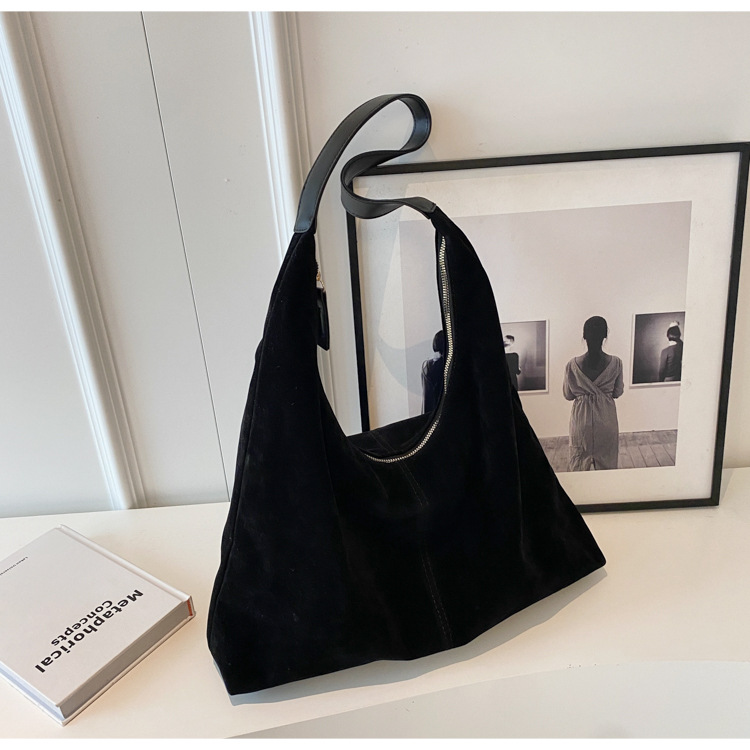 Retro matte tote bag, autumn and winter bag, commuter underarm bag, large-capacity single-shoulder tote bag, simple single-shoulder bag for women pic 15